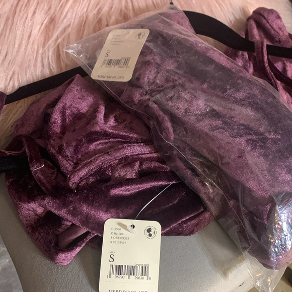 NWT Free People NWT All Night
Velvet Tunic Sleeveless Camisole
Top Fig Jam - Picture 4 of 4